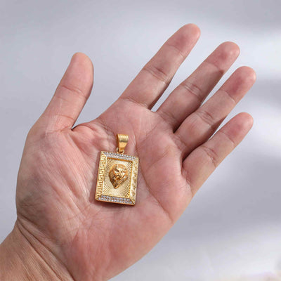 Iced Out Greek Löwen Anhänger Gold Edelstahl